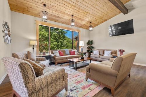 Φωτογραφία από το άλμπουμ του Brush Creek Ranch On 112 Acres of Land Sleeps 12 σε Little Flock