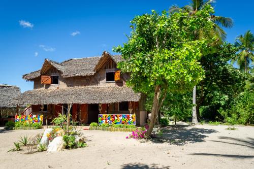 Φωτογραφία από το άλμπουμ του Tiki Lodge By Le Zahir σε Ampasindava