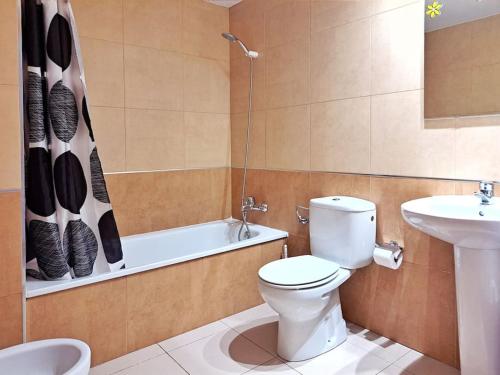 Ένα μπάνιο στο Apartamento en alquiler turístico en Girona ciudad