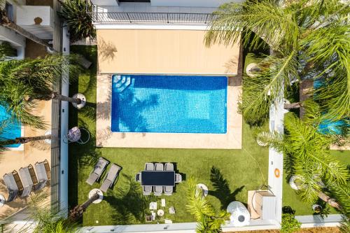 Πισίνα στο ή κοντά στο Valerian Palm Villas - Napa's Secret Escape