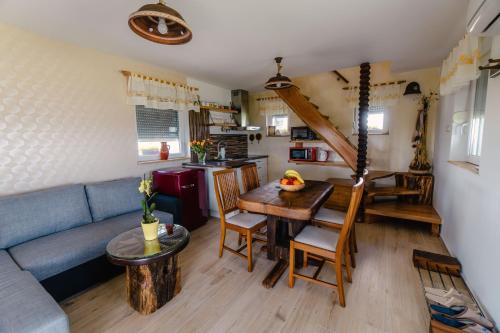 Kuchyň nebo kuchyňský kout v ubytování WeinSpitz - Wellness House