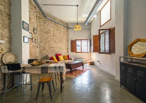 Loft-style ground floor flat