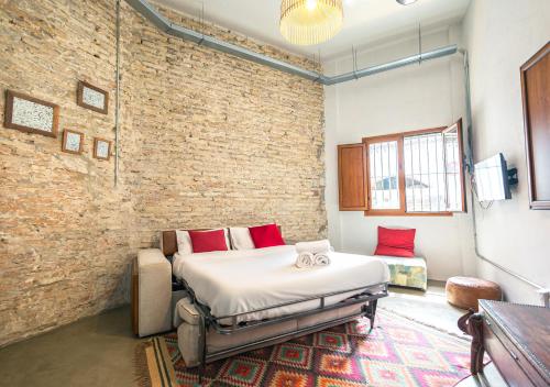 Loft-style ground floor flat