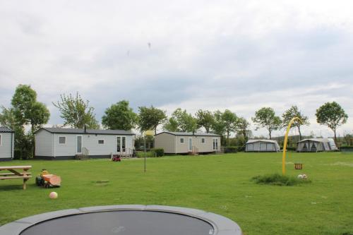 Taman di luar Minicamping Zonnehoek
