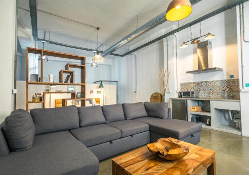 Loft-style ground floor flat