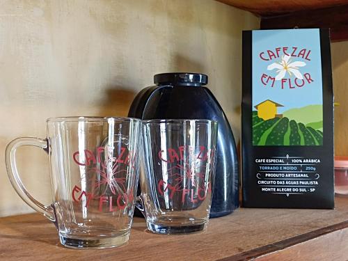 Kemudahan buat kopi dan teh di Cafezal em Flor Turismo e Cafés Especiais