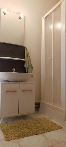 Photo de la galerie de l'établissement studio privatif pleine nature, à Saint-Germain-du-Bois