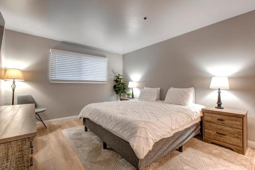 Ένα ή περισσότερα κρεβάτια σε δωμάτιο στο Powderwood Condos 7B by Moose Management