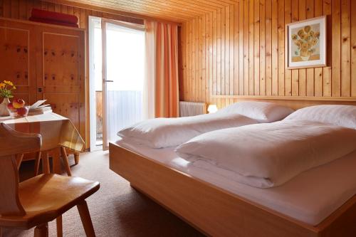 Postel nebo postele na pokoji v ubytování Haus Alpenrose