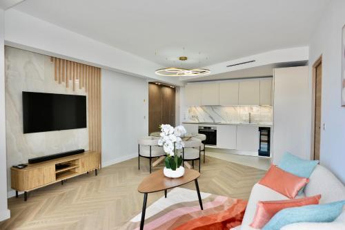 Luxury Romantic Cannes 45 Croisette Two Bedrooms