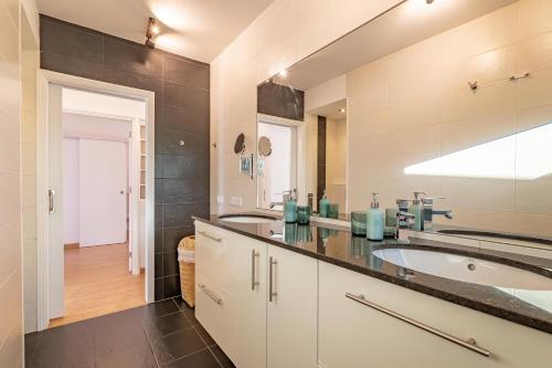 Η κουζίνα ή μικρή κουζίνα στο HORIZON VACATION HOME - Exclusive Private House in Maspalomas