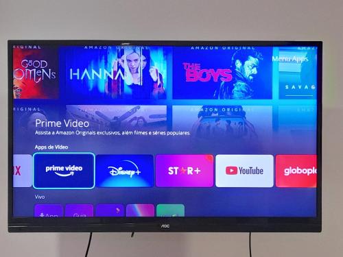 a television screen with a bunch of different websites at EXCELENTE Flat proximo ao Shopping Ibirapuera in Sao Paulo