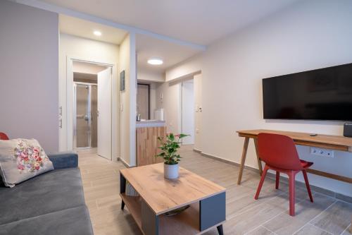 Ilisia 2 person apartment by MPS