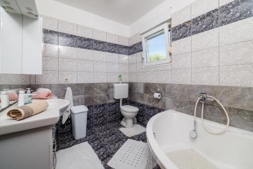 Phòng tắm tại Apartments Tanya