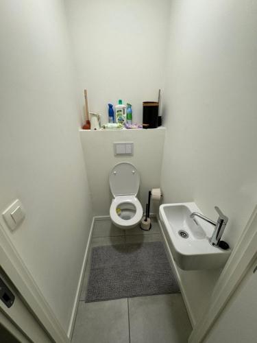 Ванная комната в Appartement 100m2 drogenbos