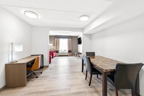 Area soggiorno di Comfort Suites Columbus