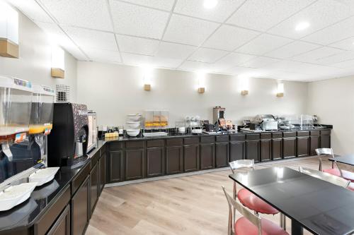 Cucina o angolo cottura di Comfort Suites Columbus