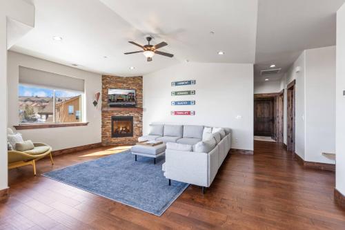 Χώρος καθιστικού στο Black Rock Ridge 14275 L by Moose Management