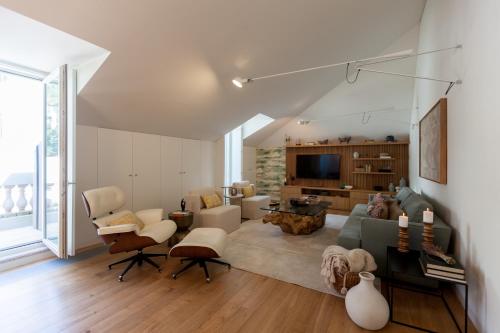 FLH Restauradores Deluxe Apartment with Terrace
