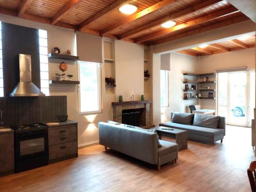 Ammos House Katakolo - by the sea