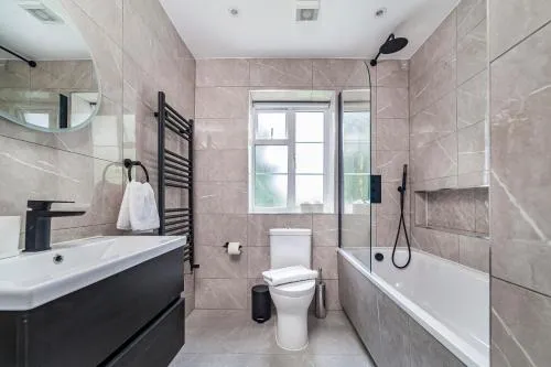 Arte Stays - Serviced Apartments for Leisure and Business - Private Parking - 12 minutes walking from Wembley Stadium photo 17