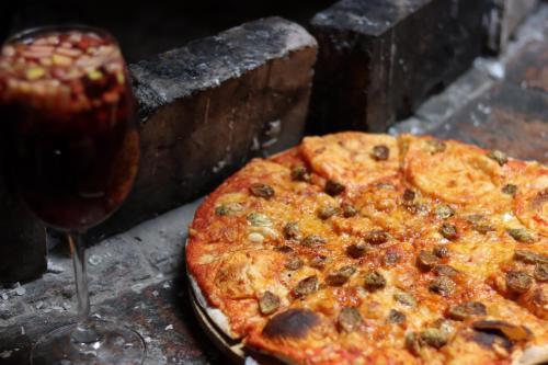 ホテルの敷地内または近くでの食事または食べ物