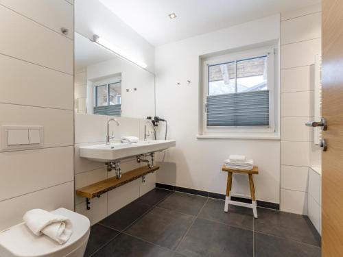 Koupelna v ubytování Luxury Tauern Suite Walchen-Kaprun 3