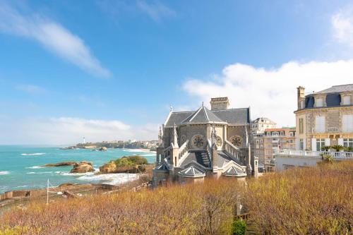 MOANA KEYWEEK Sea view apartment Biarritz downtown