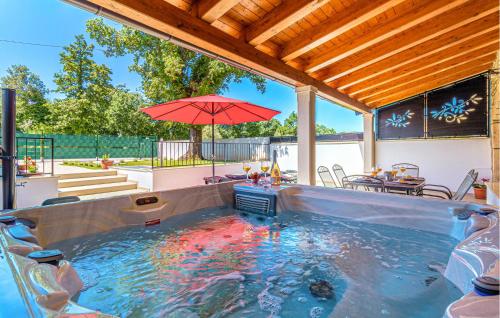Awesome Home In Brscici With Wifi