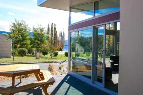 Te Anau Lakeview Holiday Park & Motelsにある庭