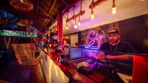Sip Sunset Hostel and Loungeの宿泊客
