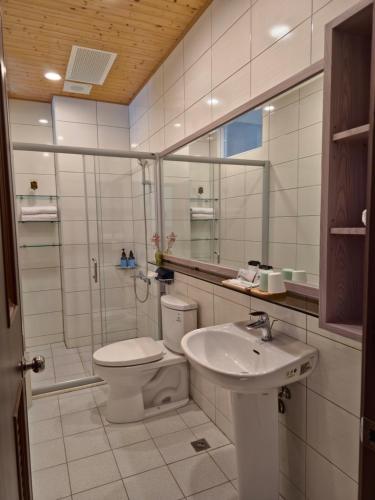 Koupelna v ubytování Senya Hotel