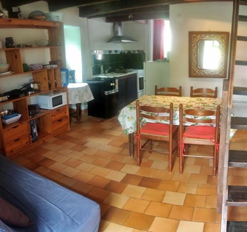 Kuchyň nebo kuchyňský kout v ubytování Maison Casal