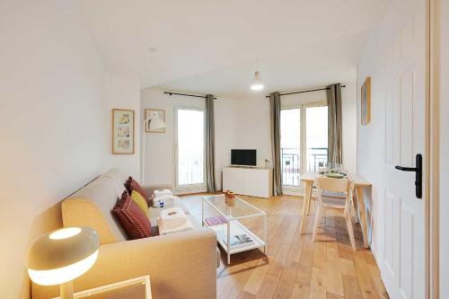 Bright modern studio for 2P - La Defense