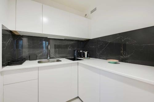 Bright modern studio for 2P - La Defense