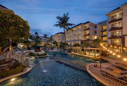 Bazén v ubytování Sanur Resort Watujimbar nebo v jeho okolí