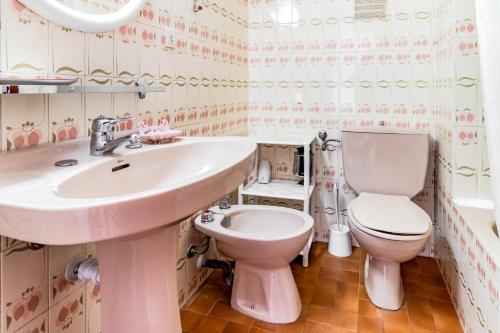 Koupelna v ubytování Port Llançà 30 - apartamento primera línea mar