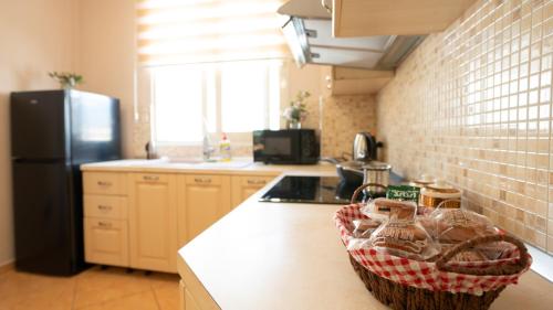 Dapur atau dapur kecil di Urban Gem Apt - Tirana