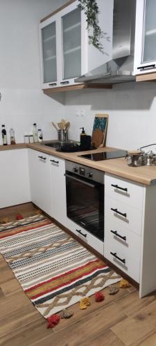 Cucina o angolo cottura di Ammos studio Loutraki