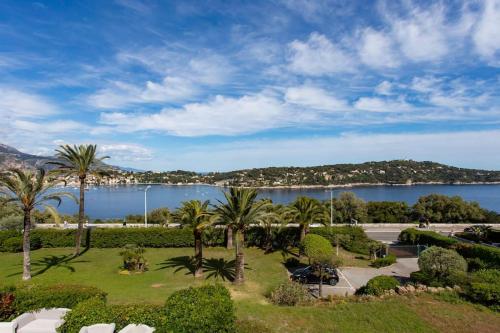 L20 Staywizus -Stunning sea view, terrace, parking, AC, Wifi