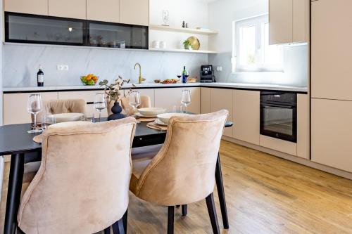 Apartment Makar Residence J