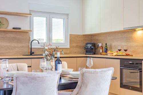 Apartment Biokovo Residence J beach parking included