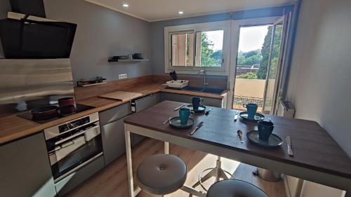 T4 Rénové sur Balcons, Proche Mourillon - TOULON