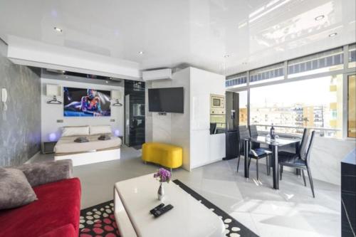True Colours Apartment , City Center Torremolinos BY NAMASTE ELITE