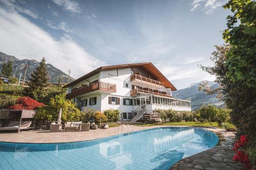 Bazén v ubytování Hotel Brunnhofer nebo v jeho okolí