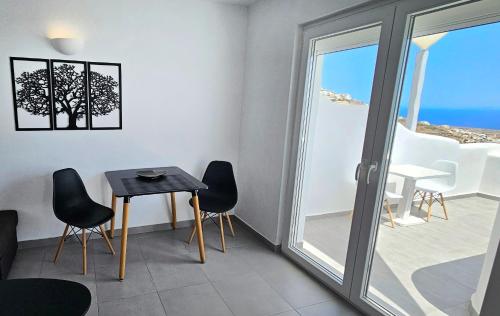 Vue générale sur la mer ou vue sur la mer prise depuis l'appartement