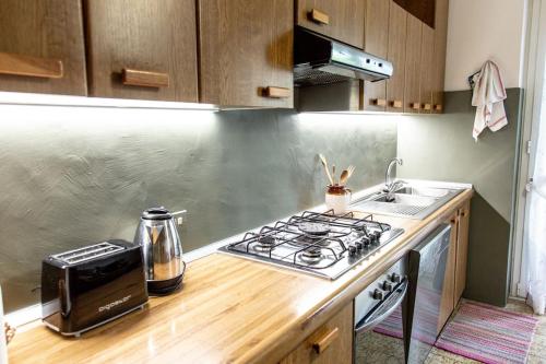 Η κουζίνα ή μικρή κουζίνα στο Quiet apartment near Como Lake - Casa Plinio