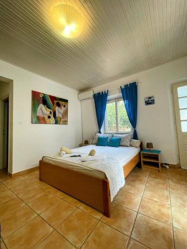 Quiet Seafront Studio Apartment