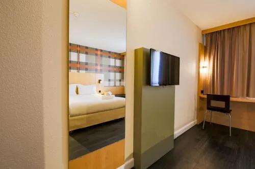 easyHotel Nice Old Town photo 7