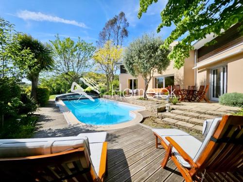 Luxury ! Villa avec piscine - Vue 180 sur le golf